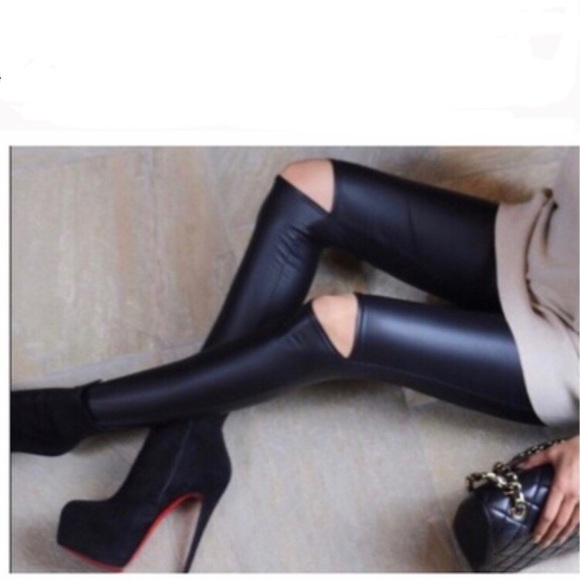 ▪️ RE-STOCKED ▪️Knee cutout faux leather leggings - Picture 4 of 6